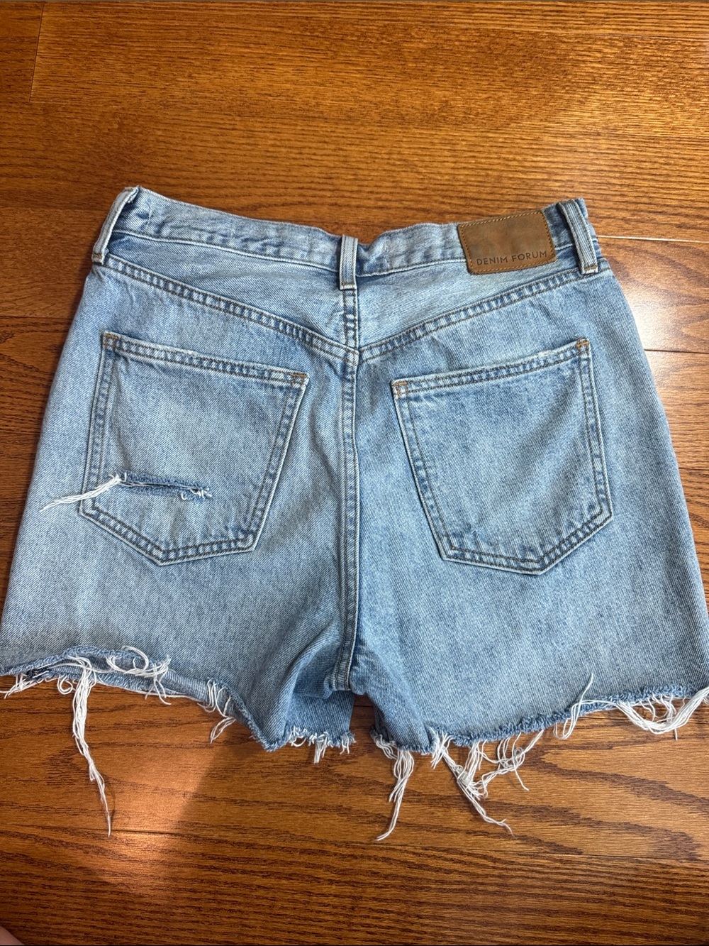 Sz 26 Denim Forum Light Blue High-Rise Frayed Hem Jean Shorts - Picture 8 of 8